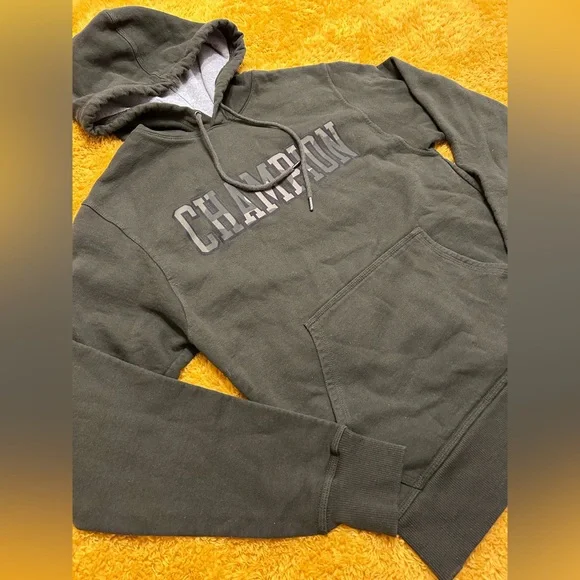 CLEARANCE!! Champion Men’s Hooded Sweatshirt w/ Camo Logo - Picture 3 of 7